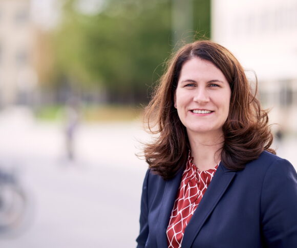 Prof. Dr. Claudia Lehmann LF Group Chair of Digital Innovation in Service Industries