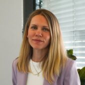Porträt von Annegret Pimishofer, Program Consultant an der HHL für den Master in Entrepreneurship